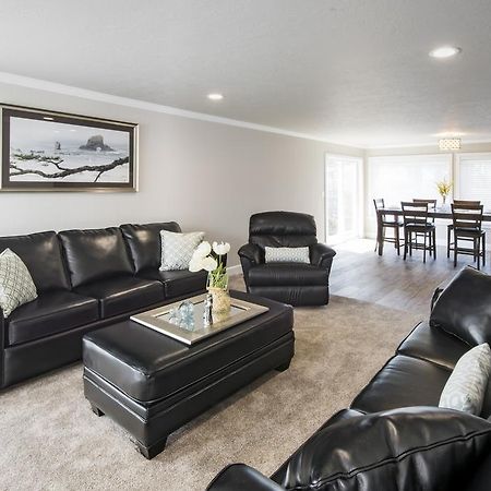 Beach Drive Suites Сийсайд Екстериор снимка